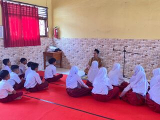 Program Tuntas Baca Qur'an Dilaksanakan Setiap Hari di UPT SD Negeri 2 Pajaresuk
